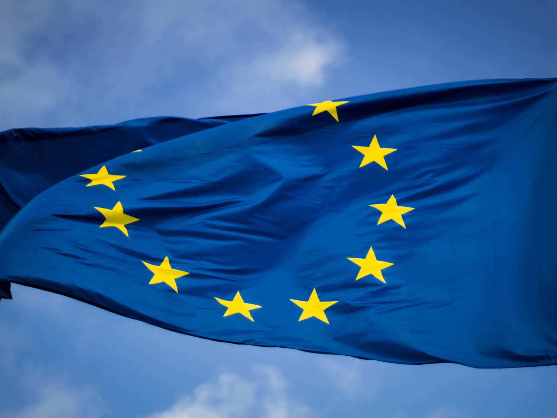 Who are the new Euro-believers.